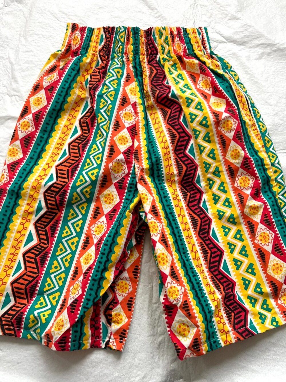 Vintage Sultra shorts African print womens Medium multicolor elastic high waist